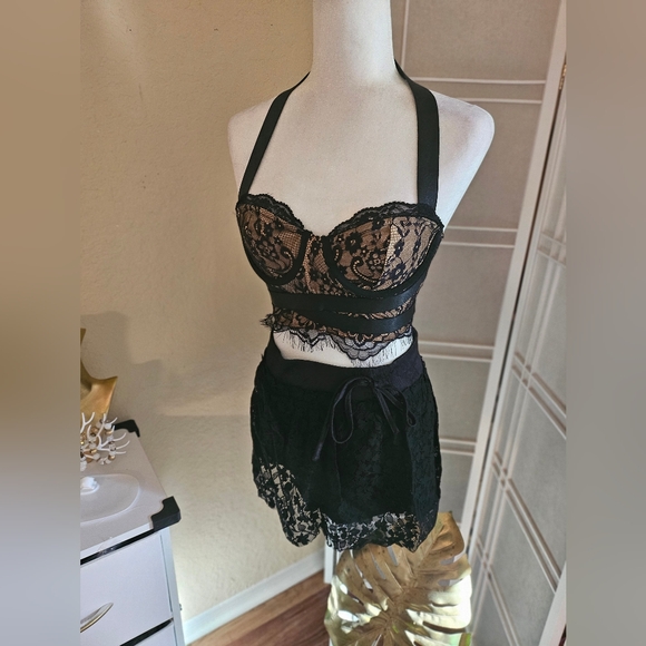 MONIQUE LACE TOP - Picture 8 of 9